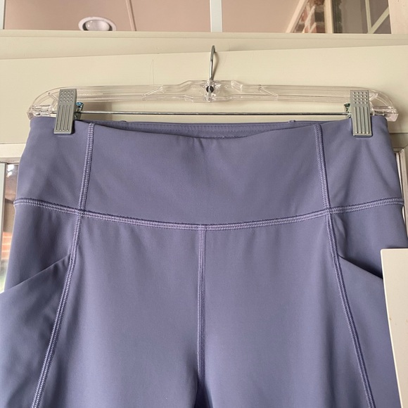 Periwinkle Time to Sweat Crop 23” size 8 leggings - Picture 6 of 6